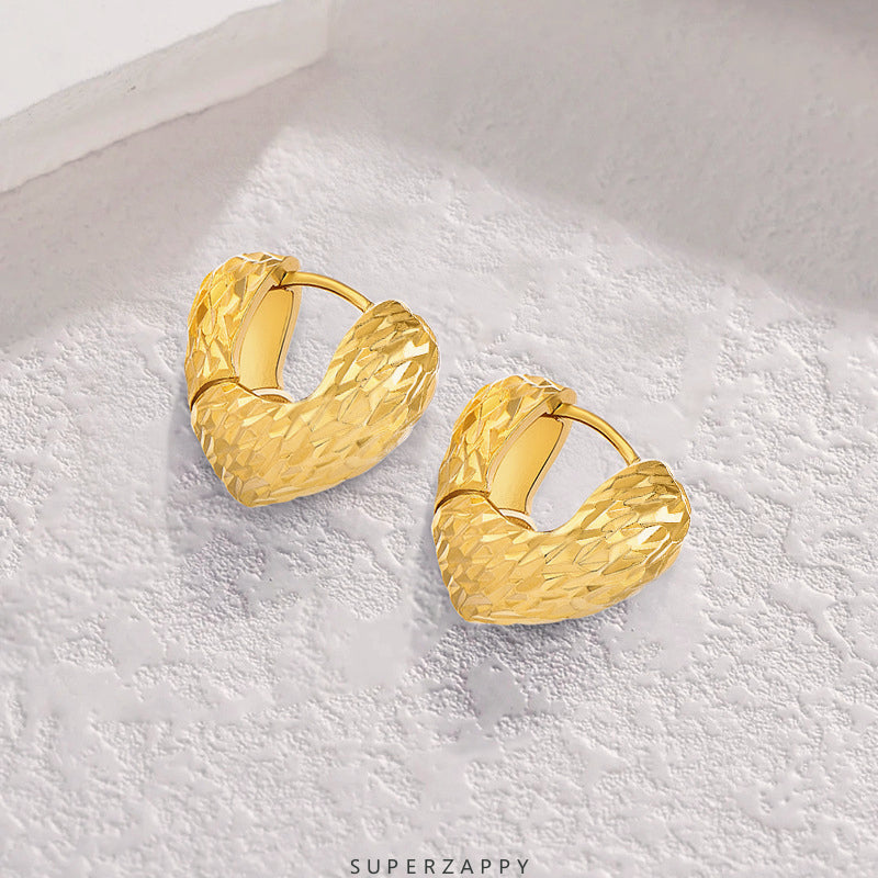 Niche Diamond-Patterned Heart Stud Earrings